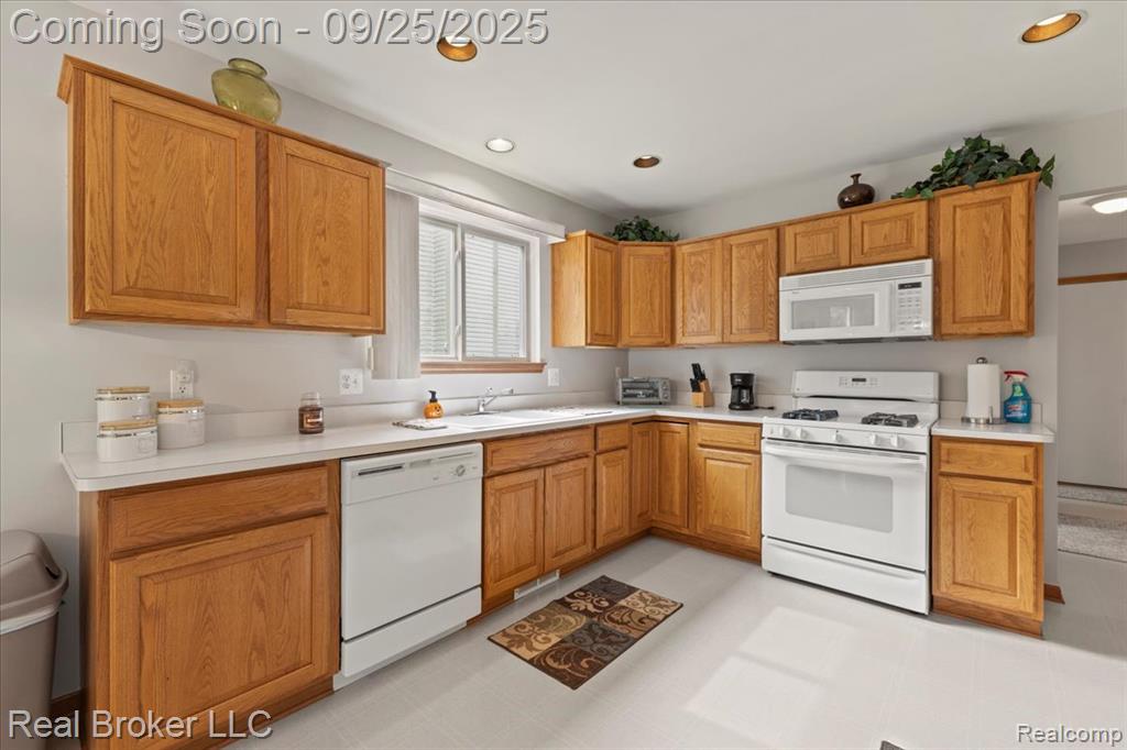 46526 Serenity Drive, Macomb, MI 48044 — Photo 16