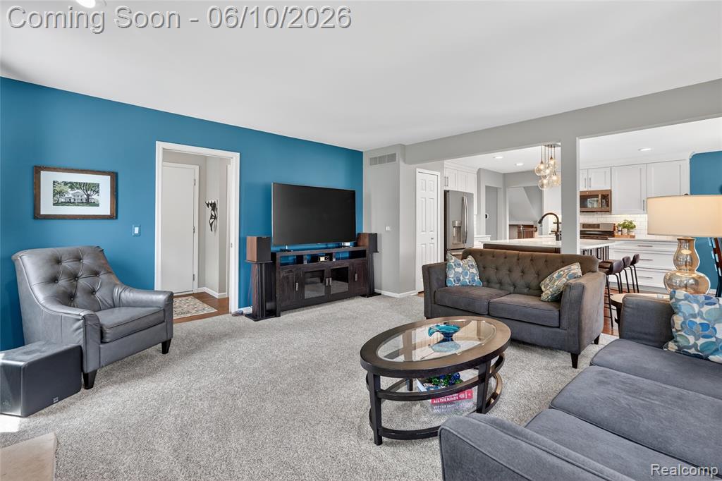 2004 Palmer Drive, Wixom, MI 48393 — Photo 12
