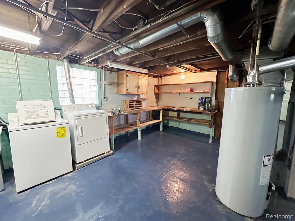 426 PLUM Street, Wyandotte, MI 48192 — Photo 36