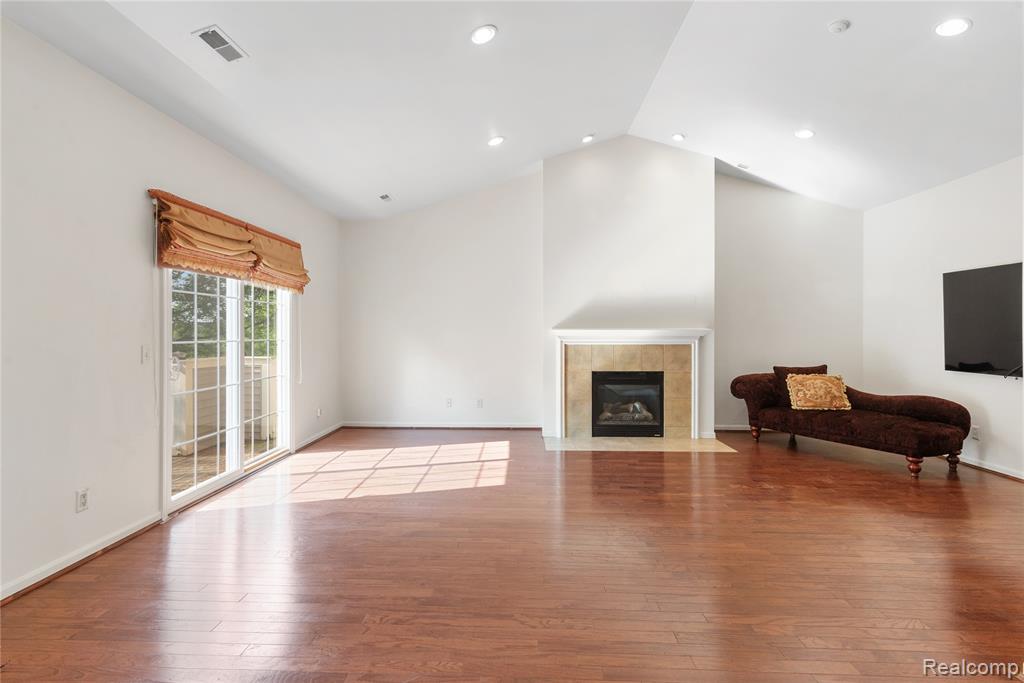2065 Pinecroft Drive, Canton, MI 48188 — Photo 2