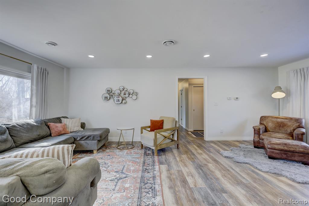 4896 Chicago Road, Warren, MI 48092 — Photo 12
