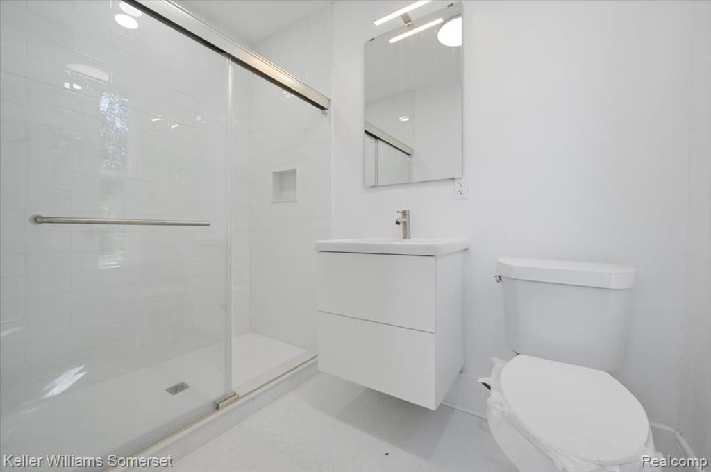 693 Calvert Street, Detroit, MI 48202 — Photo 25