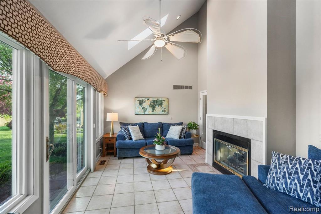 47352 DOVE Court, Shelby Twp, MI 48315 — Photo 23