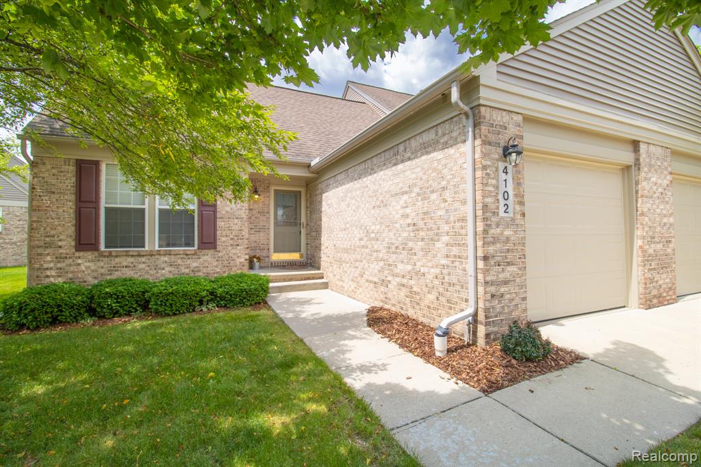 4102 Hunters Circle E, Canton, MI 48188 — Photo 5
