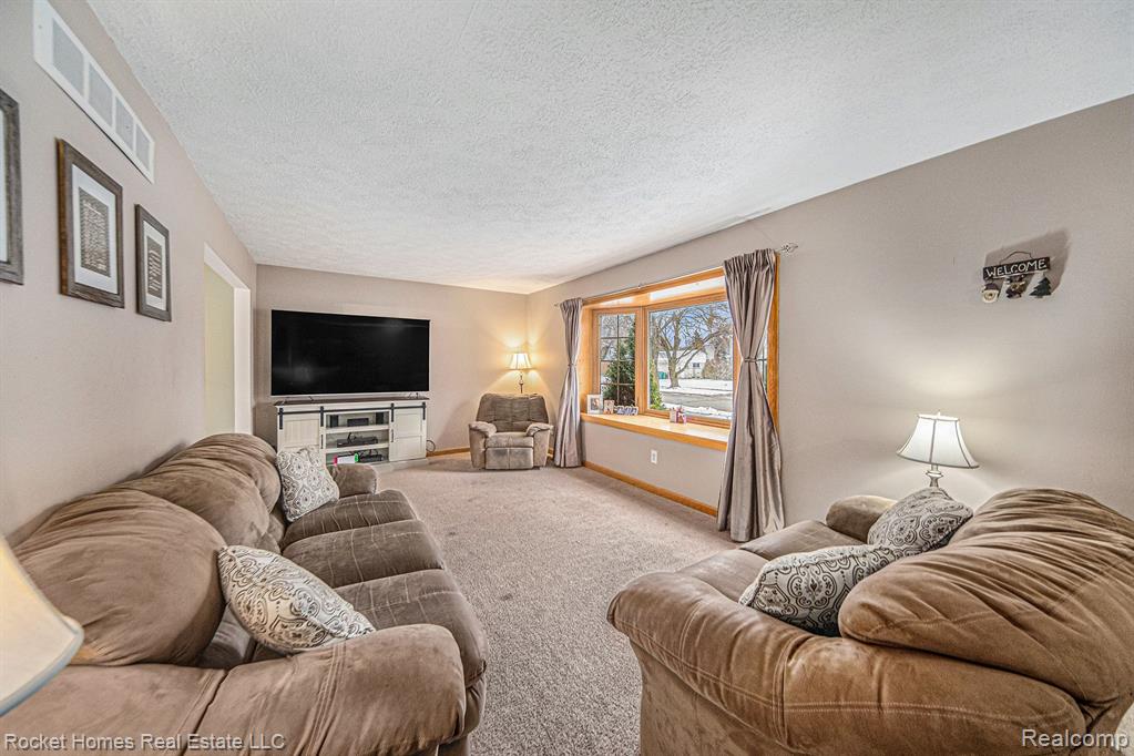 477 Eastlook Drive, Saline, MI 48176 — Photo 4