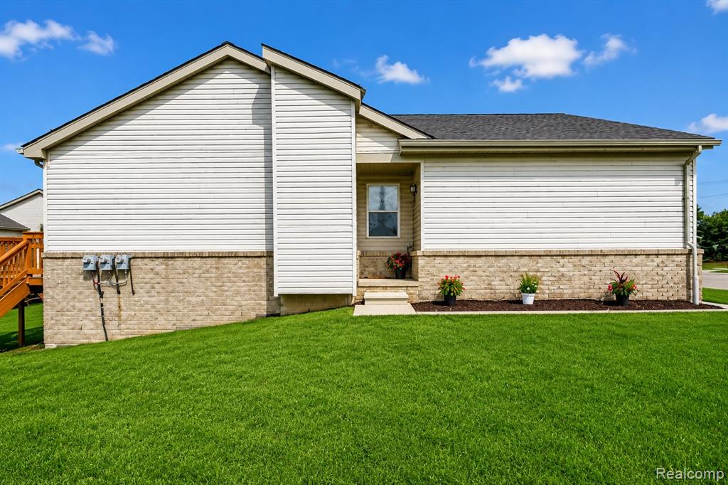 2011 Murray Street, Grand Blanc, MI 48439 — Photo 3
