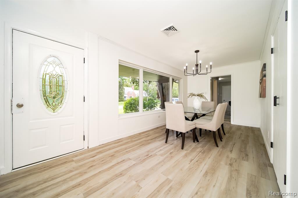 19041 Bungalow Drive, Lathrup Village, MI 48076 — Photo 35