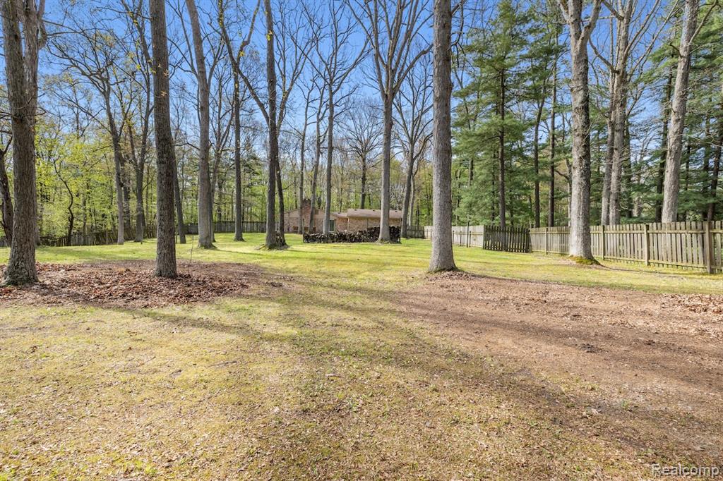 2700 N Hacker Road, Howell, MI 48855 — Photo 20