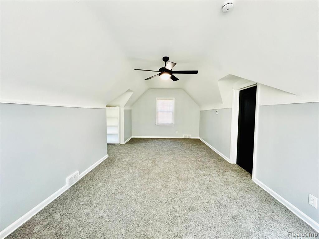 9571 E OUTER Drive, Detroit, MI 48213 — Photo 21