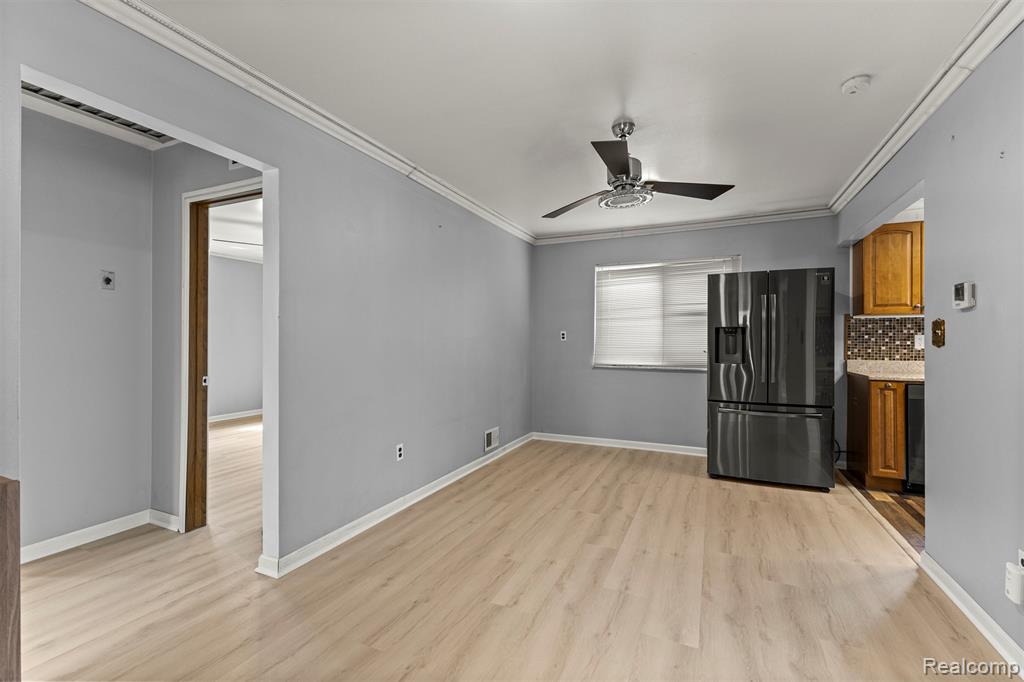 6151 Robindale Avenue, Dearborn Heights, MI 48127 — Photo 11