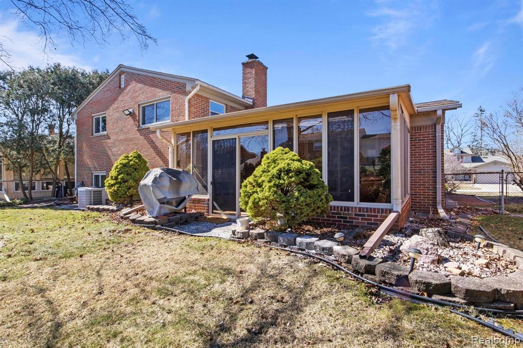 39 SNOW, Dearborn, MI 48124 — Photo 42