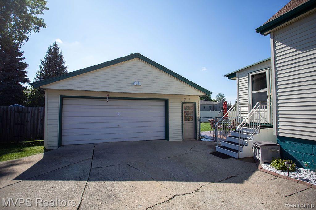 40849 ROMEO PLANK Road, Clinton Twp, MI 48038 — Photo 24