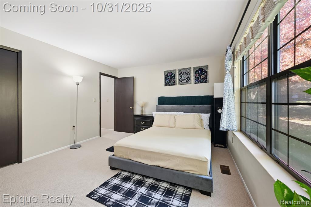 36996 Dartmoor Drive, Farmington Hills, MI 48331 — Photo 17