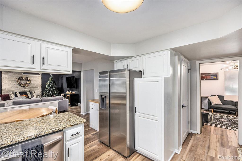 8878 RIVERLAND Drive, Sterling Heights, MI 48314 — Photo 12