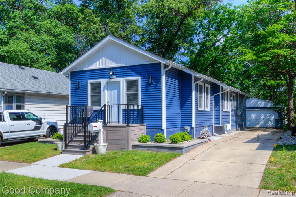 530 W HAZELHURST Street, Ferndale, MI 48220 — front exterior