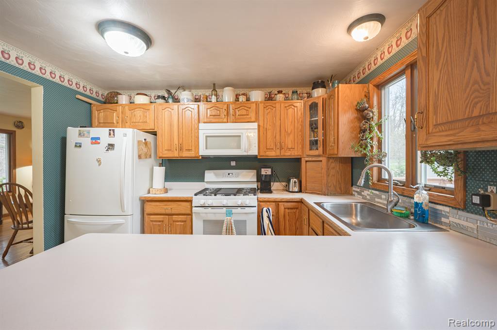 9024 PARSHALLVILLE Road, Fenton, MI 48430 — Photo 18