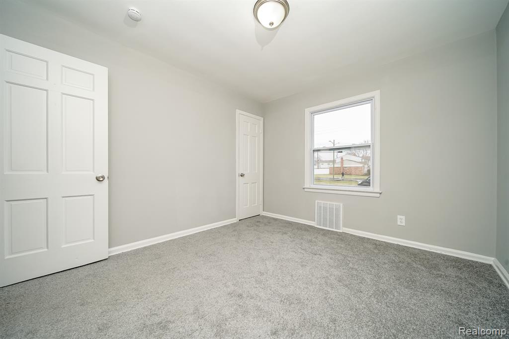 4643 S Hubbard Street, Wayne, MI 48184 — Photo 22
