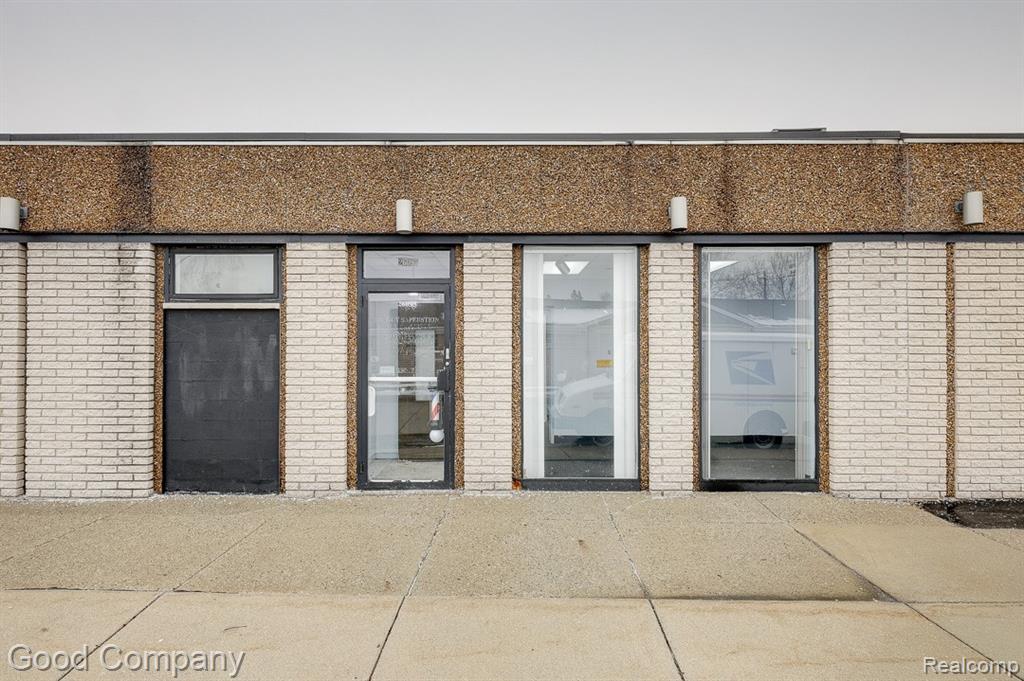 26095 W 6 Mile Road, Redford, MI, 48240