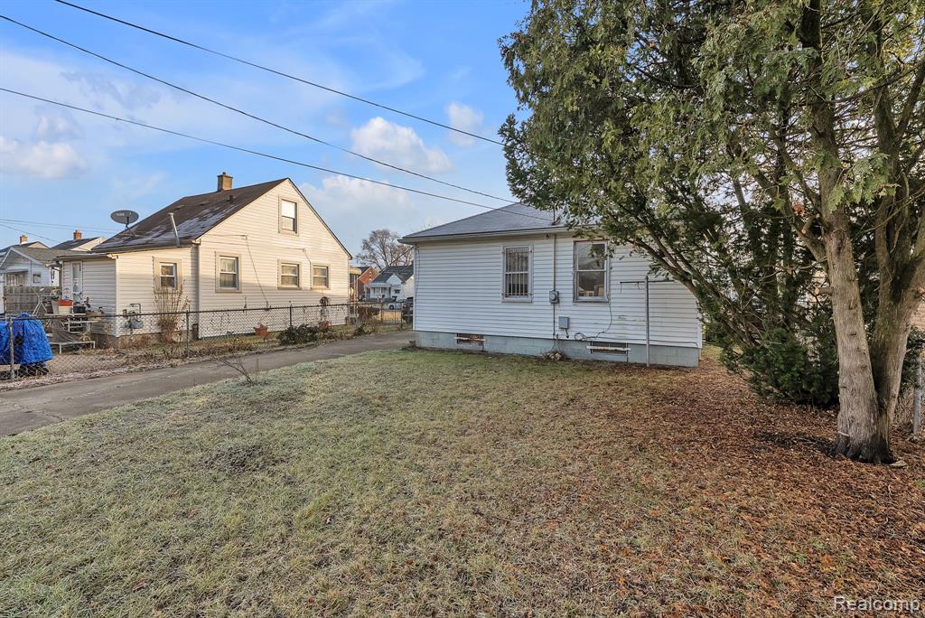 6411 Greenview Avenue, Detroit, MI 48228 — Photo 24