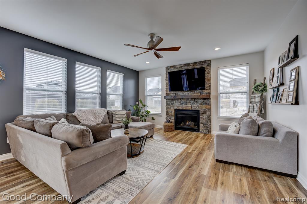 55575 HOGAN Drive, Macomb, MI 48042 — Photo 11