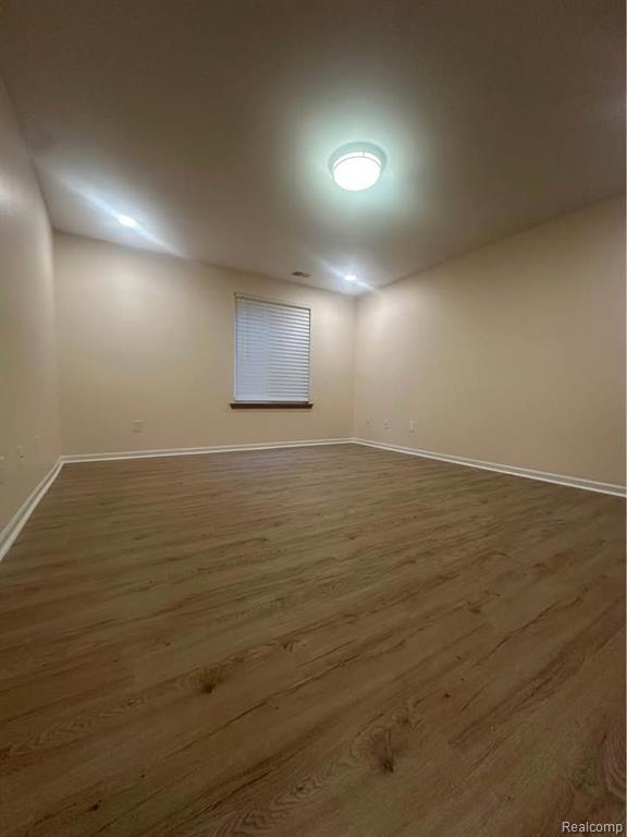 306 MARIGOLD Circle, Westland, MI — Photo 13