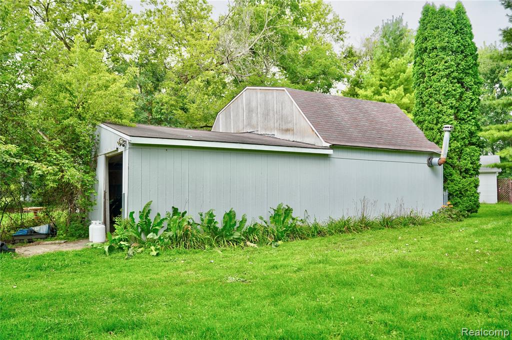 5206 Lippincott Boulevard, Burton, MI 48519 — Photo 46