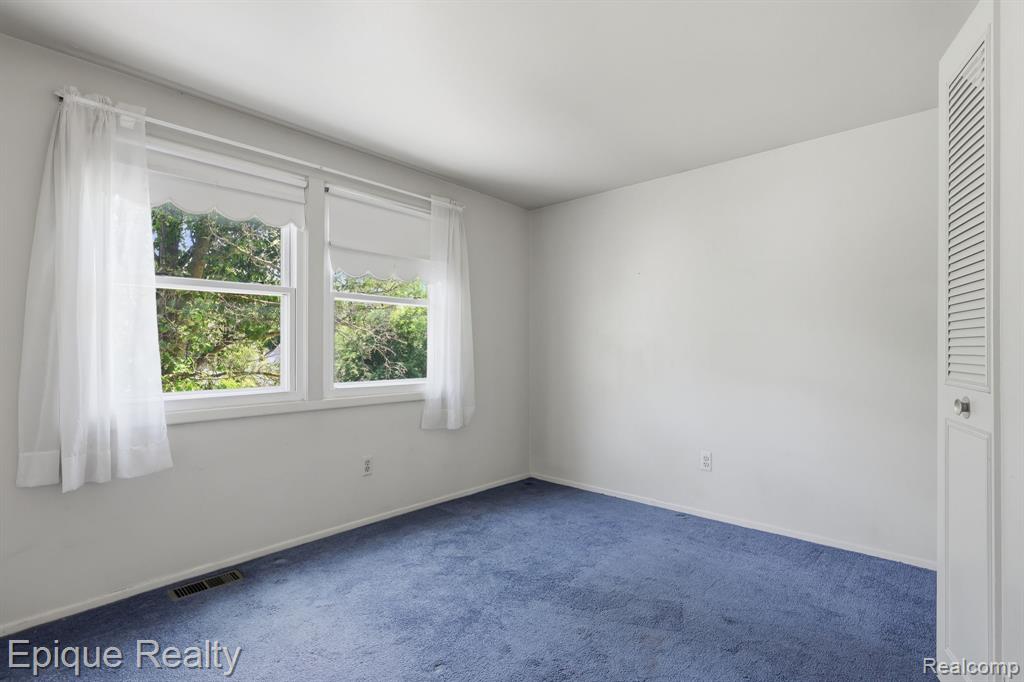 4856 Danbury Drive, Troy, MI 48085 — Photo 16
