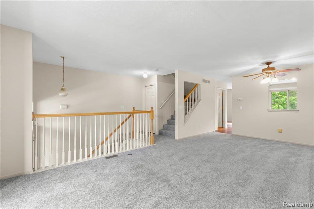 6680 CENTRAL CITY Parkway, Westland, MI — Photo 7