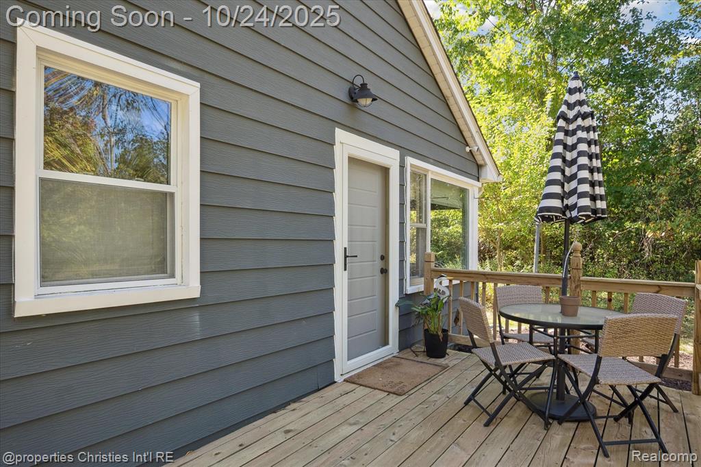 4066 Green Lake Road, West Bloomfield, MI 48324 — Photo 33