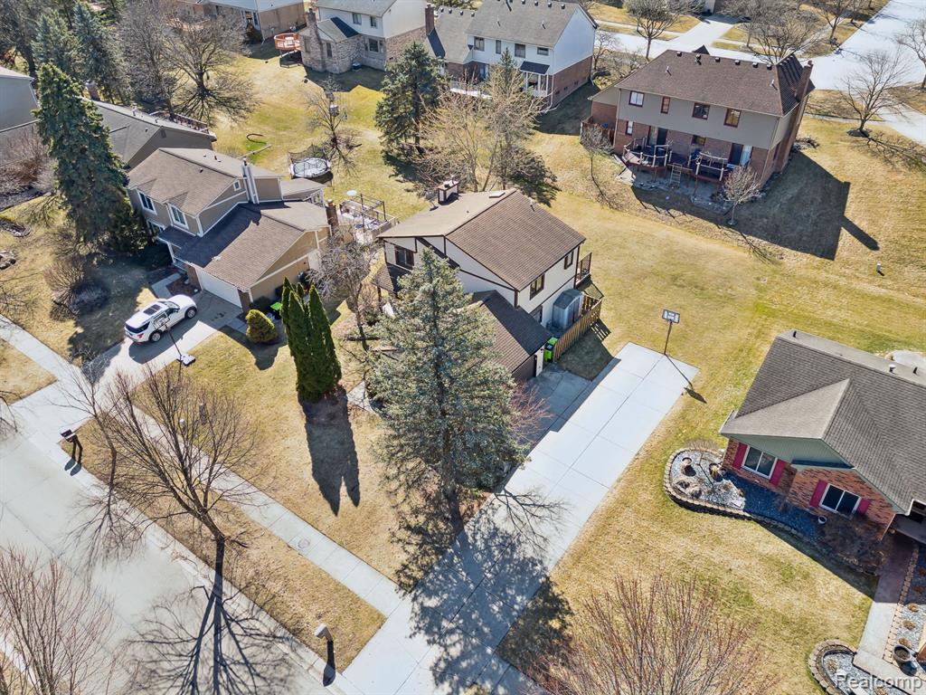 25567 BUCKMINSTER Drive, Novi, MI — Photo 41