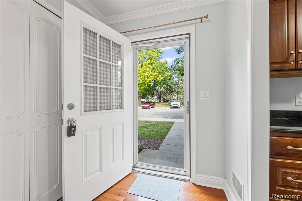 1823 Brentwood Drive, Troy, MI 48098 — Photo 5