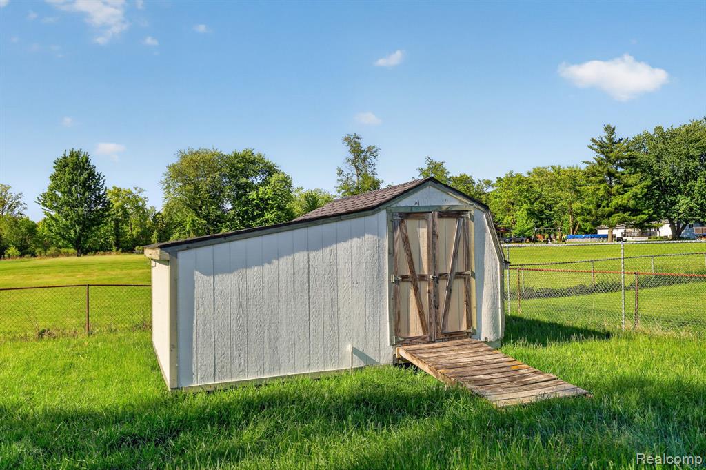 4050 Thompson Road, Linden, MI 48451 — Photo 34