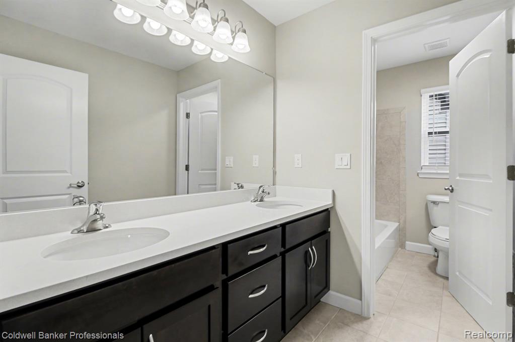 4817 W Stonegate Circle, Lake Orion, MI — Photo 22