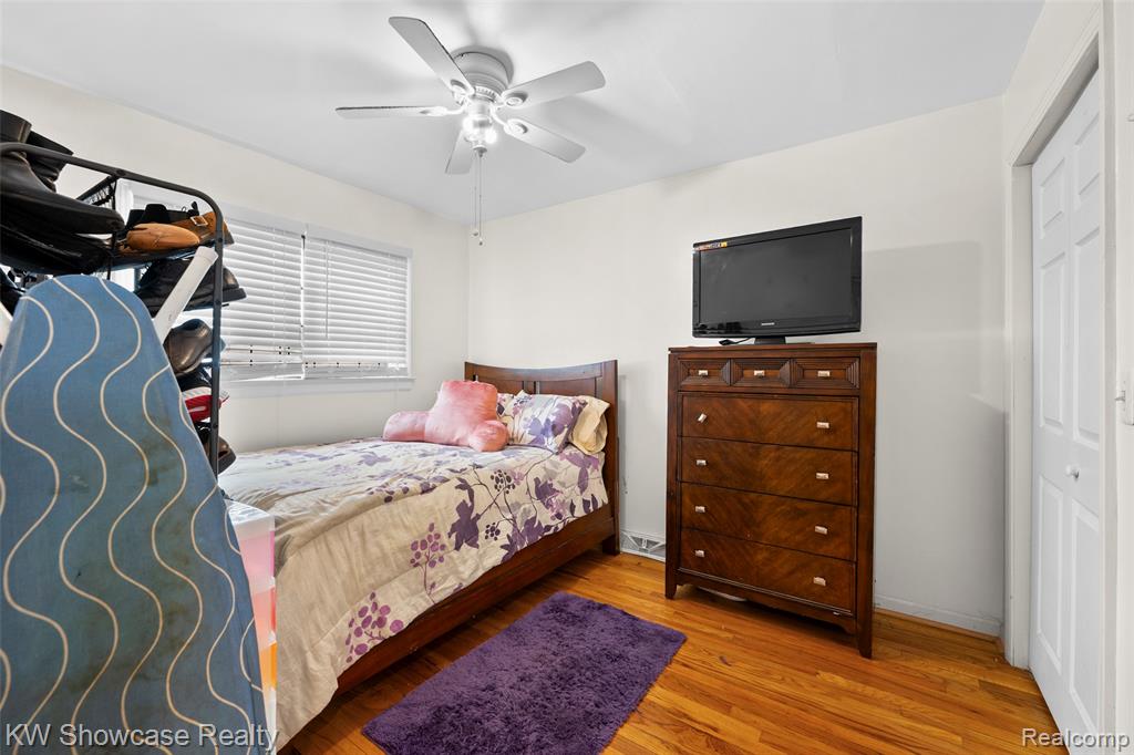 19560 Berg Road, Detroit, MI 48219 — Photo 22