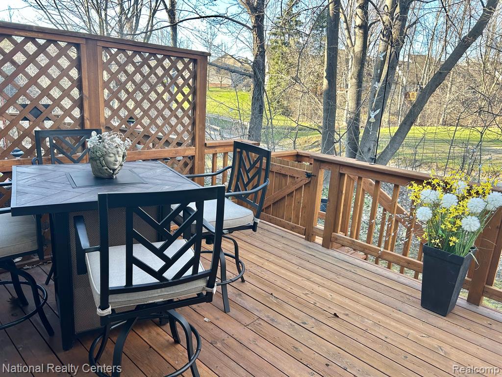 41816 INDEPENDENCE Drive, Novi, MI 48377 — Photo 40