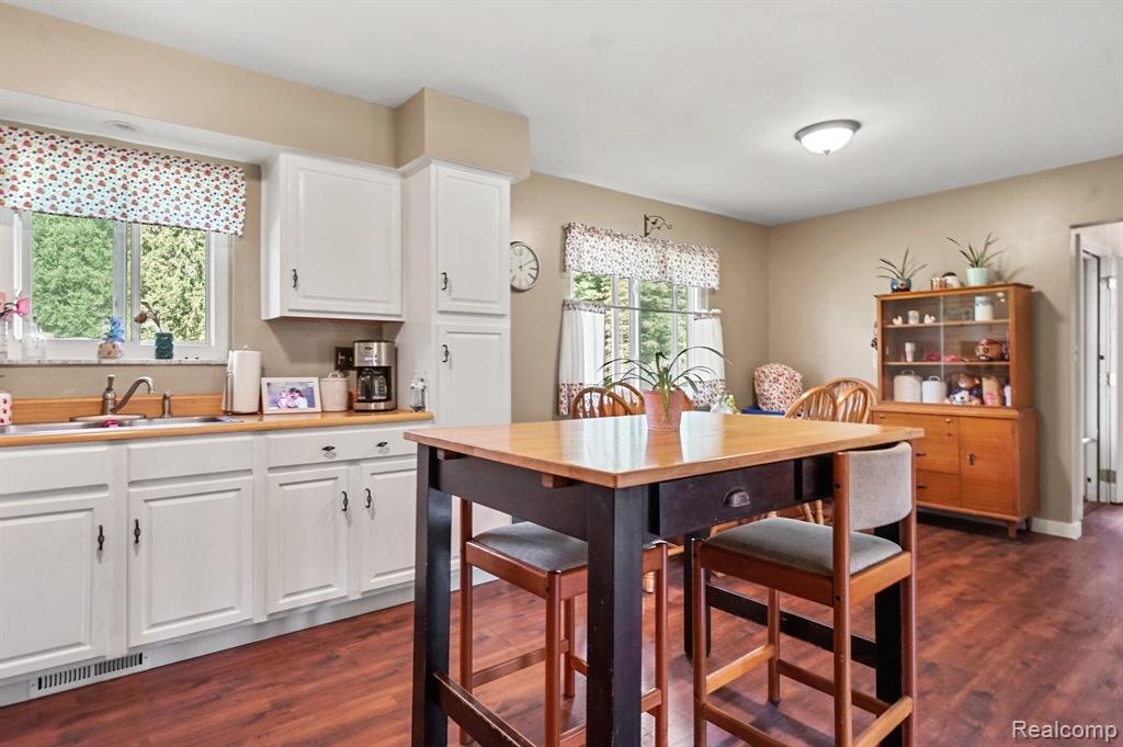 5014 Oak Hill Road, Clarkston, MI 48348 — Photo 9