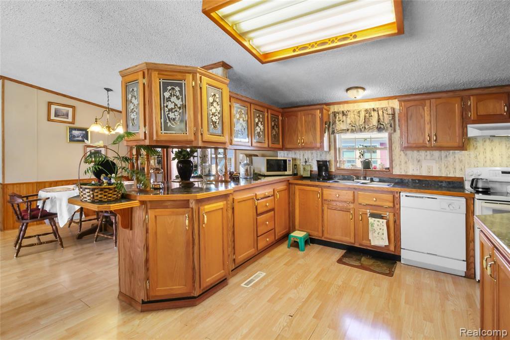 13617 Orchard View Street, Carleton, MI 48117 — Photo 8