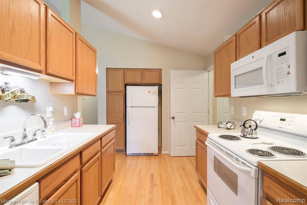 4186 Stonebridge Drive, Holly, MI 48442 — Photo 10
