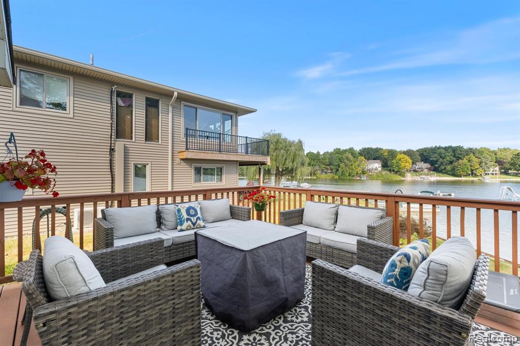 8437 WOODLAND SHORE Drive, Brighton, MI 48114 — Photo 53
