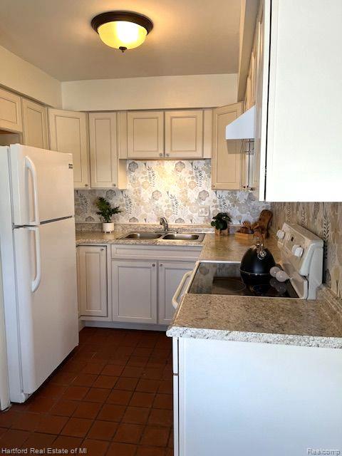 49966 Helfer Boulevard, Wixom, MI 48393 — Photo 15