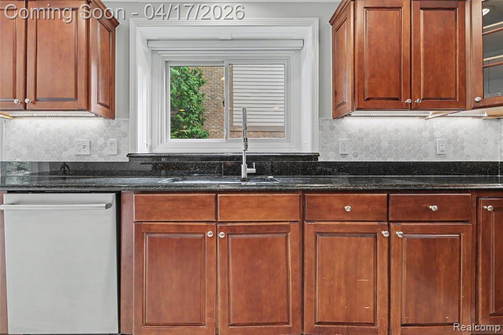 734 Lake Ridge Road, Rochester Hills, MI 48307 — Photo 13