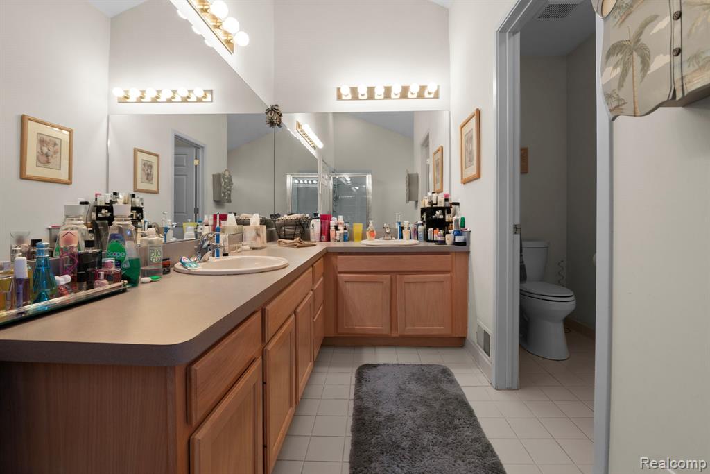 40700 Kingsley Lane, Novi, MI 48377 — Photo 18