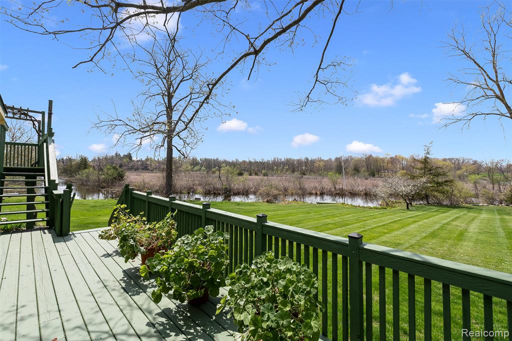 2745 Lari Court, West Bloomfield, MI 48324 — Photo 40