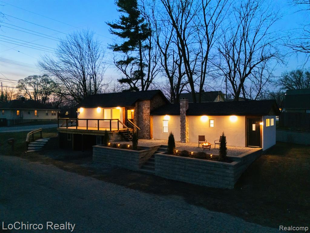 76 S GLASPIE Street, Oxford, MI 48371 — Photo 2