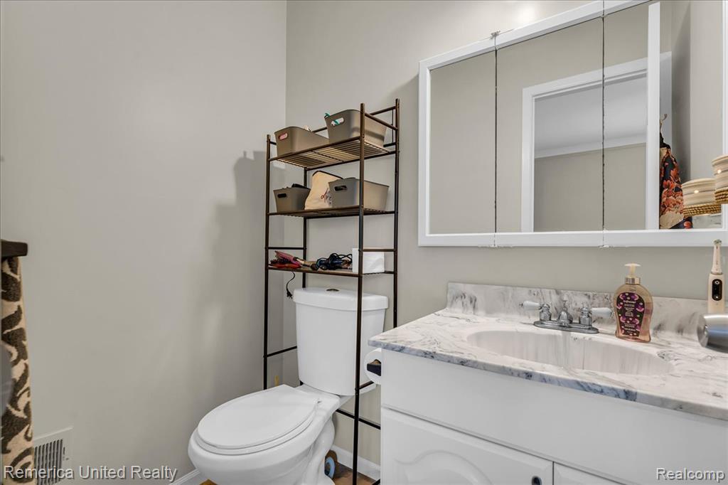 43488 LAURELWOOD, Canton, MI 48187 — Photo 13