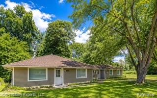 5028 Pheasant Road, Waterford, MI 48327 — front exterior