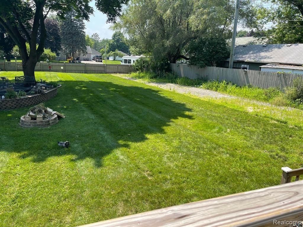 895 GLASPIE Road, Oxford, MI 48371 — Photo 46