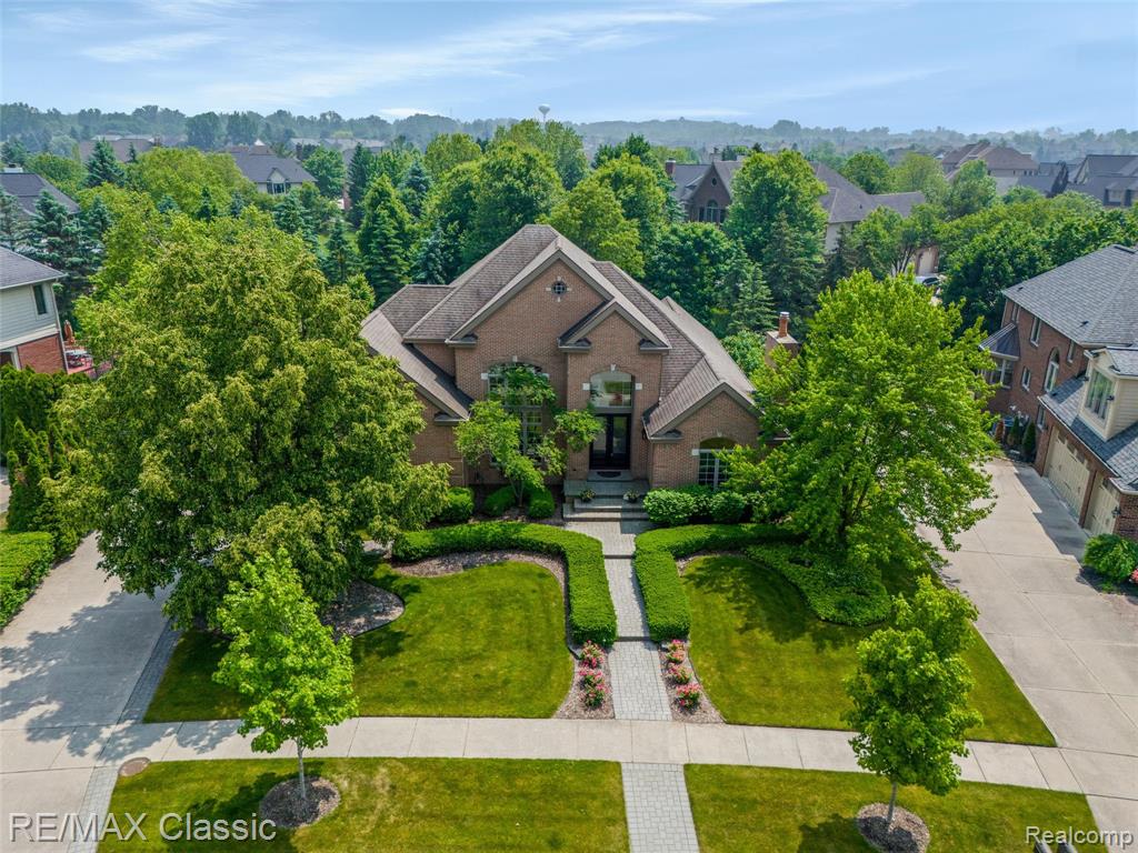 18438 Clairmont Circle E, Northville, MI 48168 — Photo 3