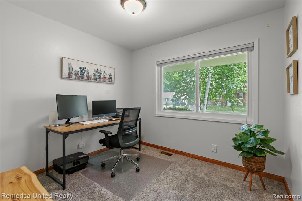 569 Lyon Boulevard, South Lyon, MI 48178 — Photo 14