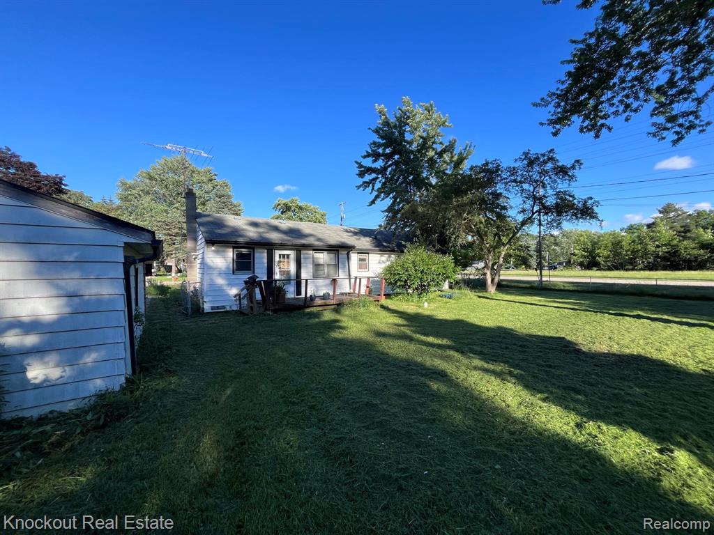 7151 Estrelle Avenue, Mount Morris, MI 48458 — Photo 4